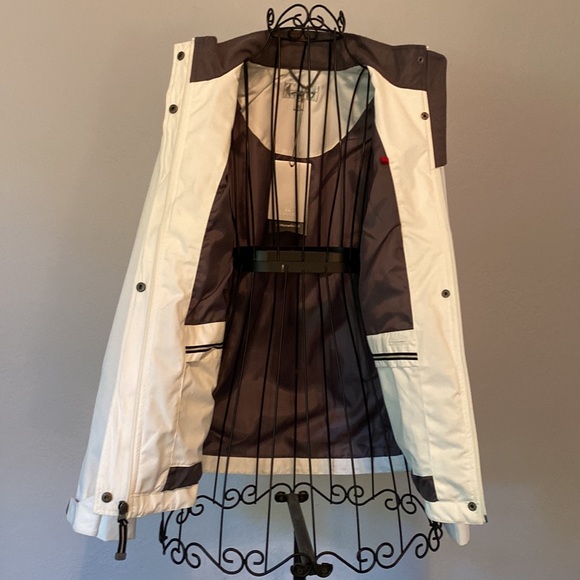 Cutter and Buck Light Jacket - Picture 3 of 14